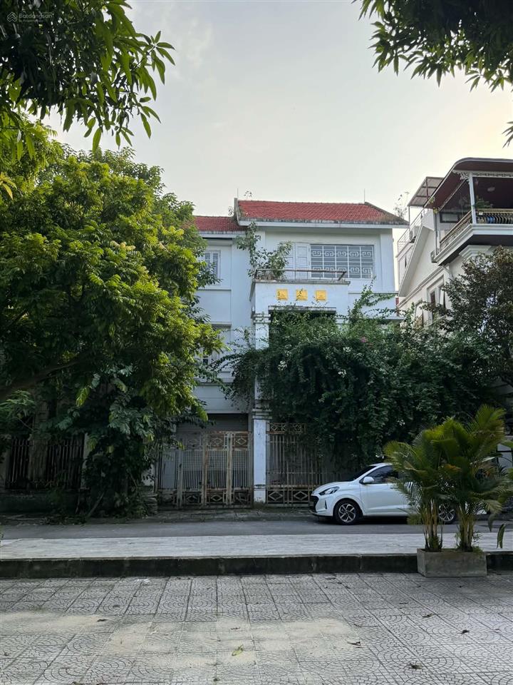 Cho thuê mbkd, btsl đường đôi 40m khu đô thị đặng xá 175m2 mt 10.5m kinh doanh sầm uất
