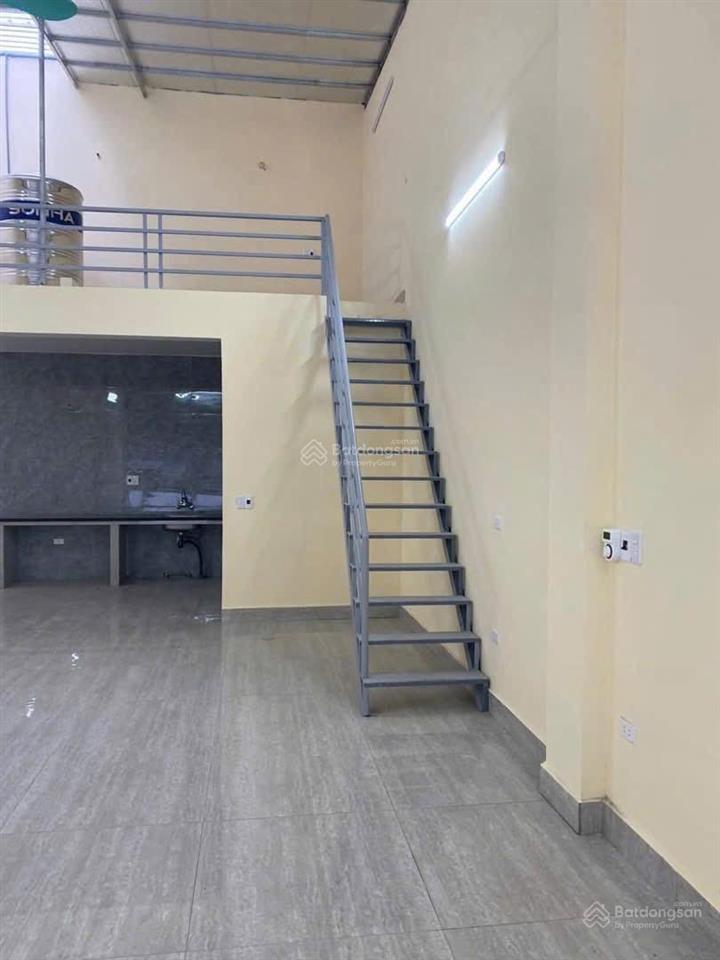 Cho thuê căn hộ dịch vụ mặt phố nguyễn mậu tài, trâu quỳ 70m2 có gác xép đường 22m vỉa hè
