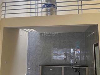 Cho thuê căn hộ dịch vụ mặt phố nguyễn mậu tài, trâu quỳ 70m2 có gác xép đường 22m vỉa hè