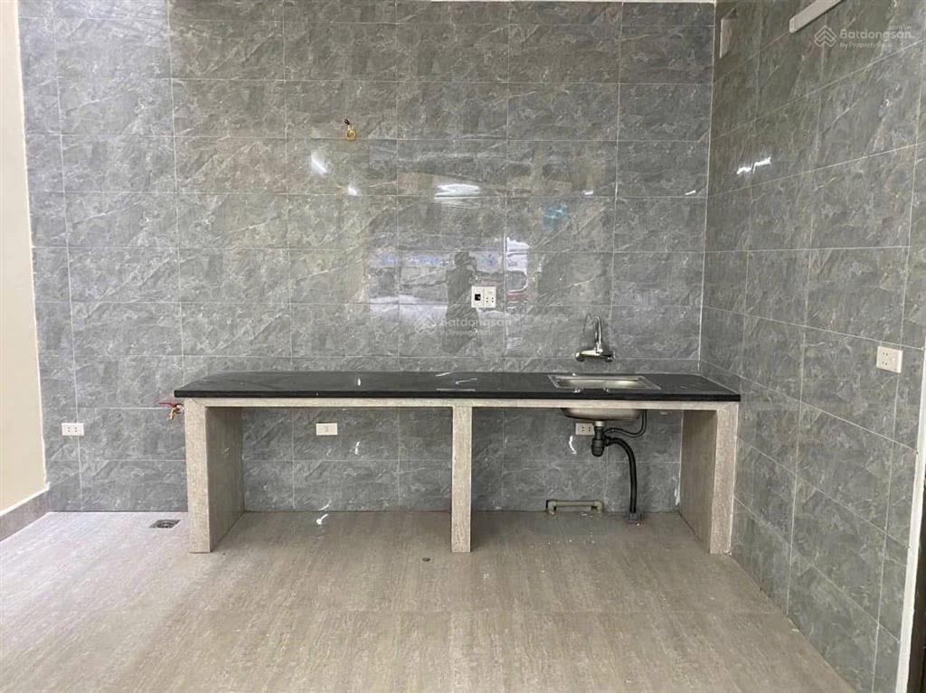 Cho thuê căn hộ dịch vụ mặt phố nguyễn mậu tài, trâu quỳ 70m2 có gác xép đường 22m vỉa hè