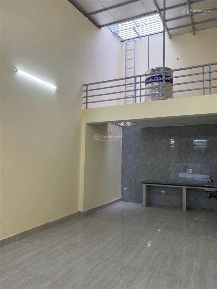 Cho thuê căn hộ dịch vụ mặt phố nguyễn mậu tài, trâu quỳ 70m2 có gác xép đường 22m vỉa hè