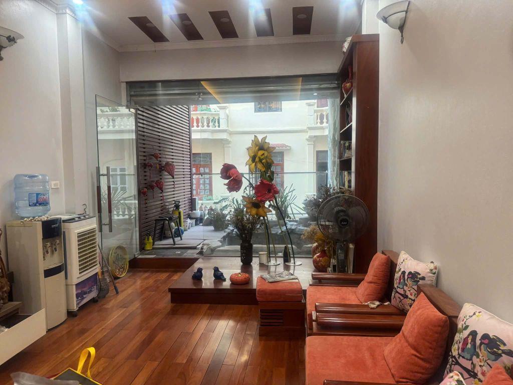Cho thuê nhà nguyên căn 66m2 4 tầng phố Ô Cách,Việt Hưng,Long Biên full đồ xịn ở ngay 