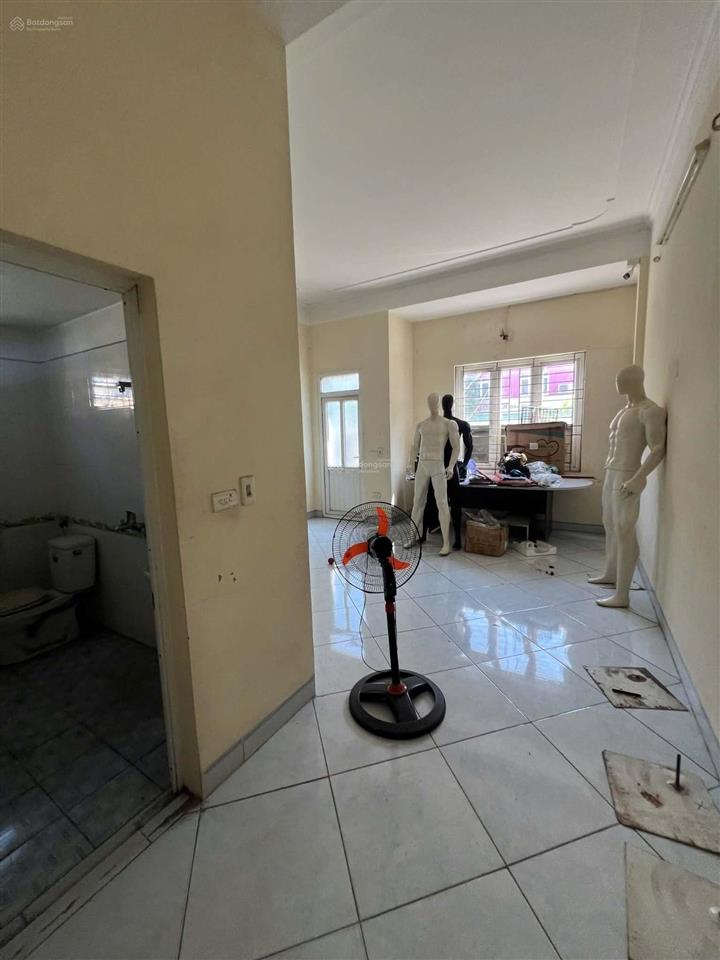 Cho thuê căn hộ dịch vụ, 70m2 4t mặt phố ngô xuân quảng, trâu quỳ mặt tiền 5m sát hv nông nghiệp