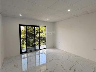 Cho thuê căn hộ dịch vụ, mbkd mặt phố ngô xuân quảng 45m2 (sd 120m2) trâu quỳ 3pn 2vs