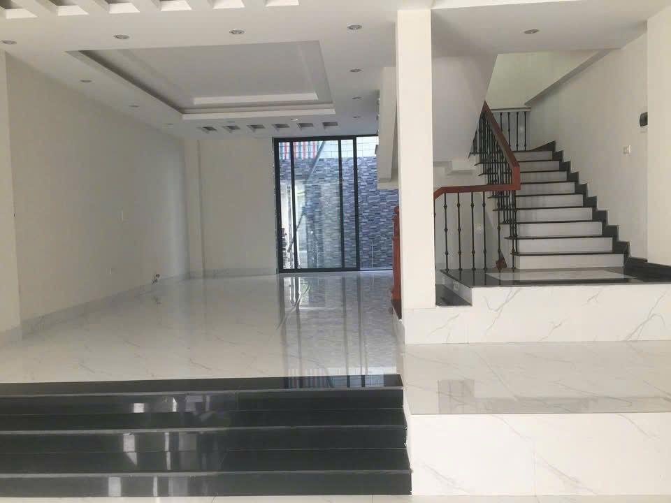 Cho thuê nhà nguyên căn,MBKD 75m2 lô góc 5 tầng đường phân lô khu Trâu Quỳ, Gia Lâm