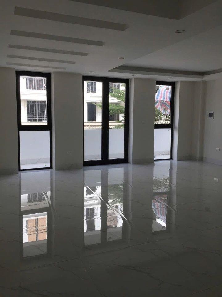 Cho thuê nhà nguyên căn,MBKD 75m2 lô góc 5 tầng đường phân lô khu Trâu Quỳ, Gia Lâm