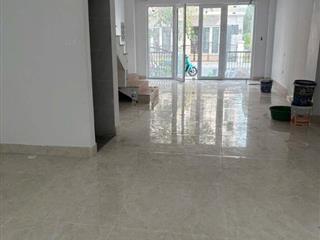 Cho thuê nhà nguyên căn,MBKD 75m2 lô góc 5 tầng đường phân lô khu Trâu Quỳ, Gia Lâm