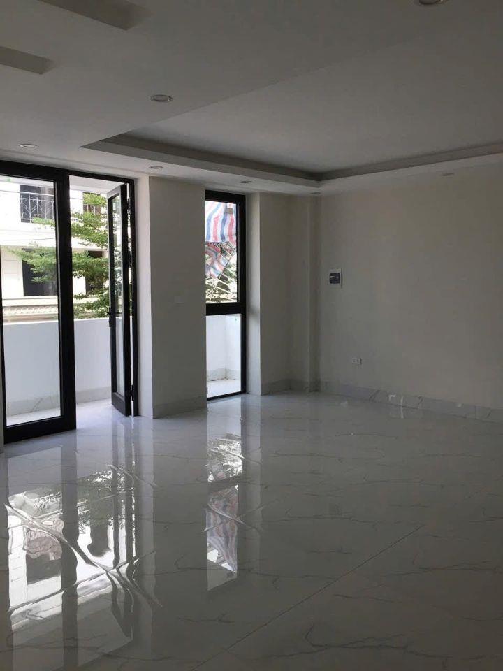 Cho thuê nhà nguyên căn,MBKD 75m2 lô góc 5 tầng đường phân lô khu Trâu Quỳ, Gia Lâm