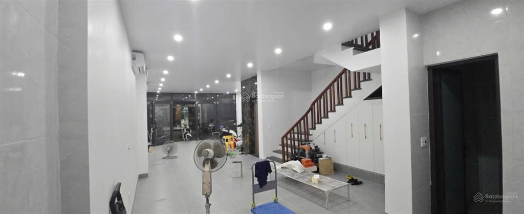Cho thuê căn hộ dịch vụ, mbkd 75m2 lô góc 5 sàn đường phân lô khu trâu quỳ, gia lâm
