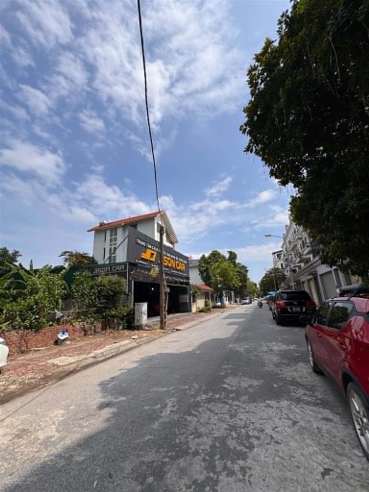Bán đất đấu giá 31ha trung tâm trâu quỳ, gia lâm 102m2 đường 15m view sân chơi, thoáng