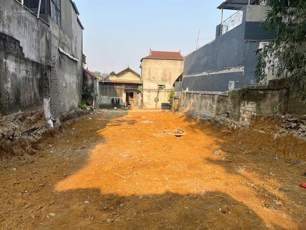 Cơ hội sở hữu ngay lô đất thị trấn lương sơn  hoà bình. giá tốt (cách đường quốc lộ 6 400m)