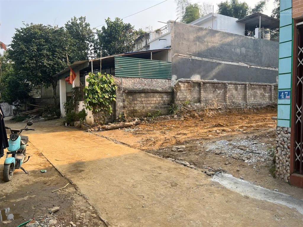 Cơ hội sở hữu ngay lô đất thị trấn lương sơn  hoà bình. giá tốt (cách đường quốc lộ 6 400m)