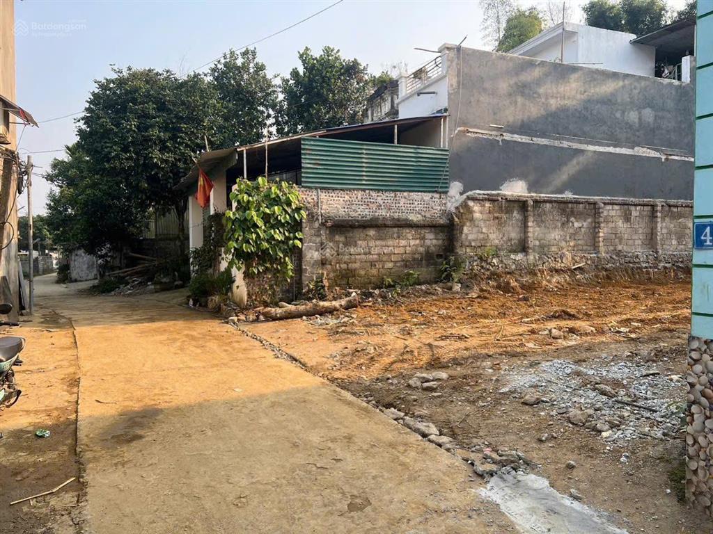 Cơ hội sở hữu ngay lô đất thị trấn lương sơn  hoà bình. giá tốt (cách đường quốc lộ 6 400m)