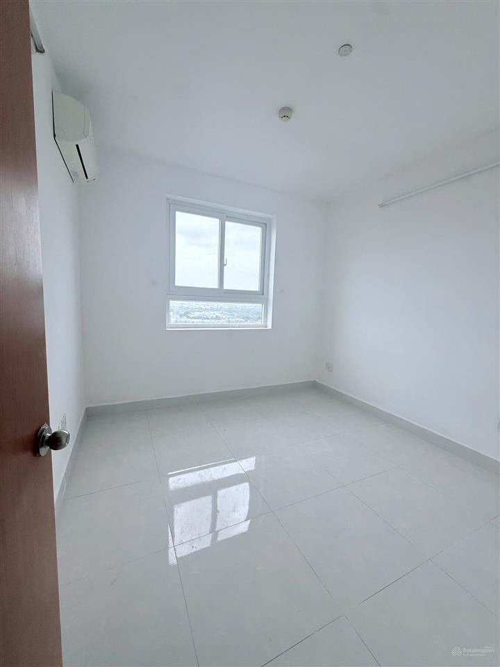 Bán căn góc 2pn cc tara  nhà mới, trống sẵn chìa khoá xem nhà   0901 422 ***