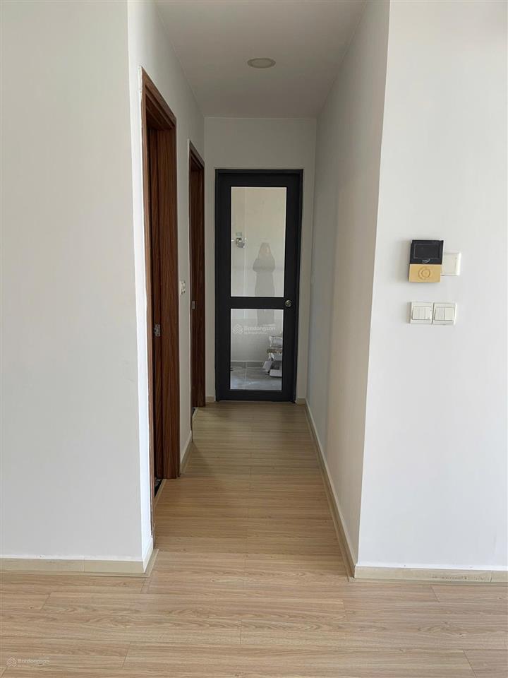 Bán căn 2pn/68m2  nhà vừa sơn lại đẹp như hình   0901 422 *** xem nhà