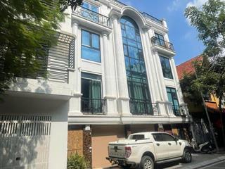 Cho thuê nhà số 4 ngõ 46 trần kim xuyến. dt 115m2 x 5,5t. mt  10m. .đường 3 ô tô tránh