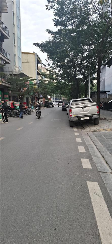 Cho thuê nhà số 20 ngõ 78 duy tân. dt 60m2 x 4t. mt 4,5m. nhà đã sơn sửa đẹp