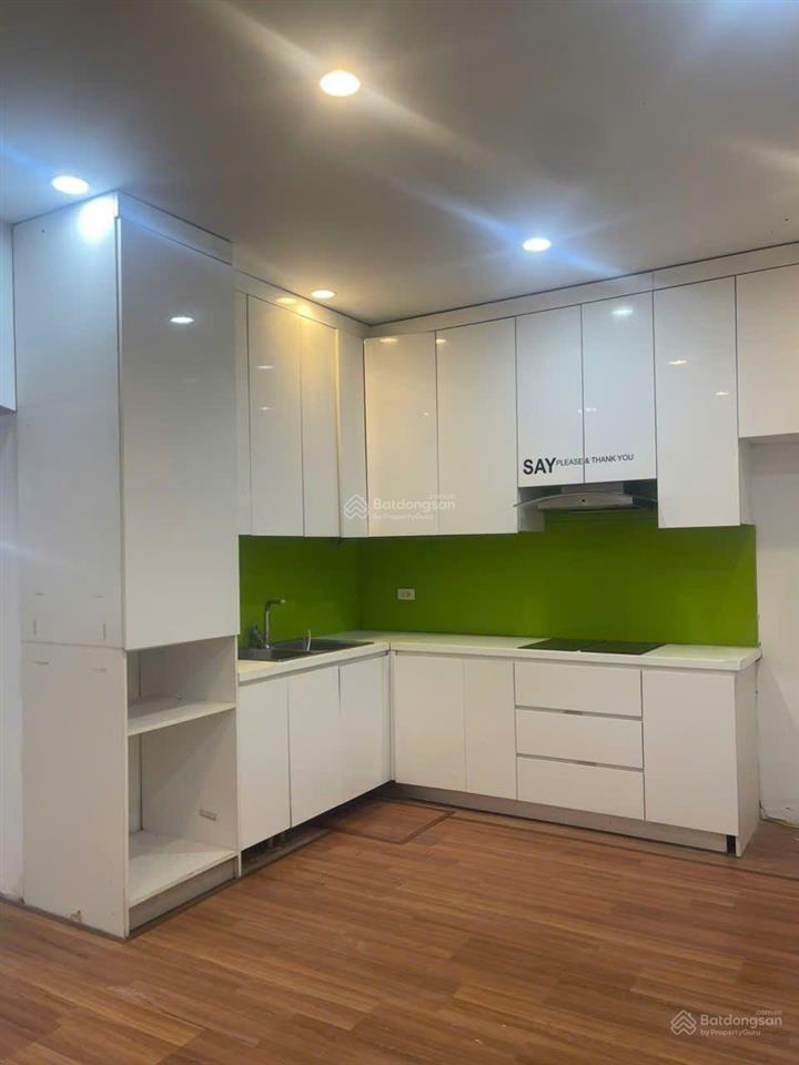 Cho thuê nhà đã sơn sửa đẹp nhà 5 tầng số 7 ngõ 2 linh lang, ba đình  ngõ ô tô tránh nhau