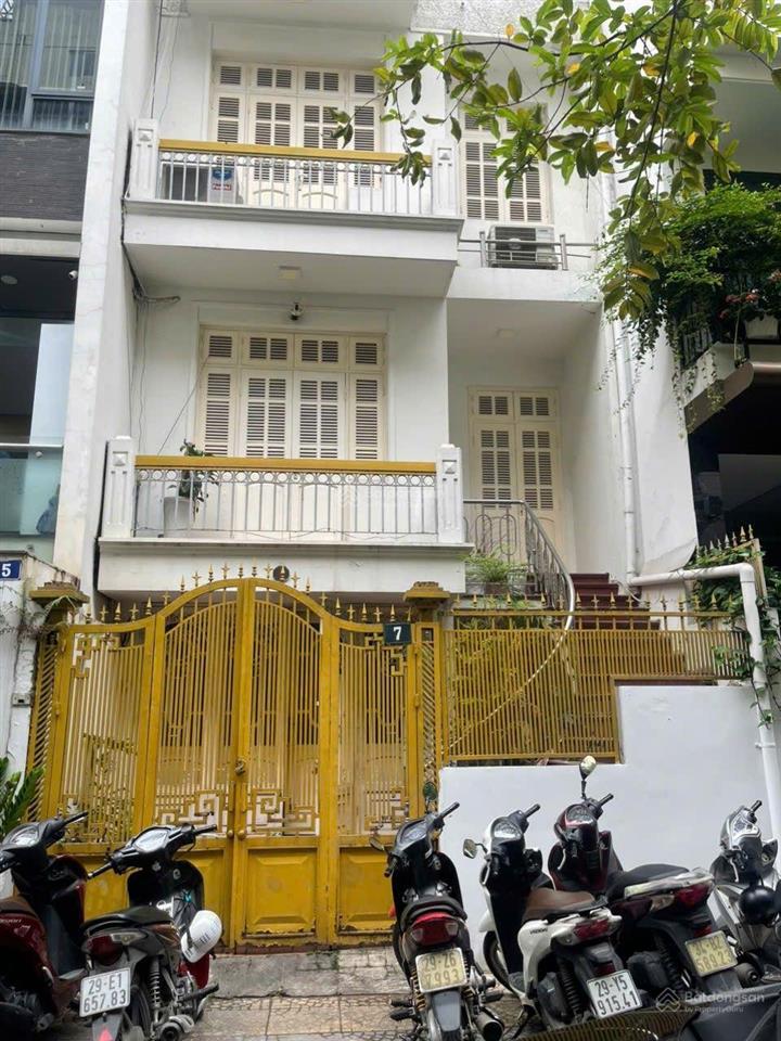 Cho thuê nhà đã sơn sửa đẹp nhà 5 tầng số 7 ngõ 2 linh lang, ba đình  ngõ ô tô tránh nhau