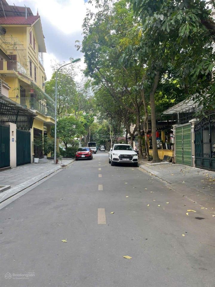 Cho thuê nhà 11a ngõ 10 lưu quang vũ. dt 60m2 x 5t mt 4,5m. có hầm để xe,đường 2 ô tô tránh nhau