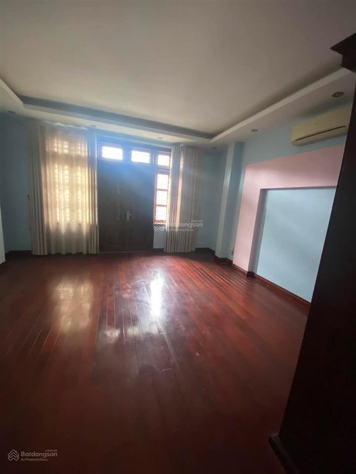 Cho thuê nhà số 20a ngõ 114 trung kính. dt 90m2 x 5t. mt 5,5m, có thang máy, ô tô tránh