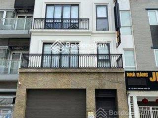 Cho thuê nhà liền kề 15a10 nam trung yên. dt 80m x 4.5t. mt 6m. tk thông sàn