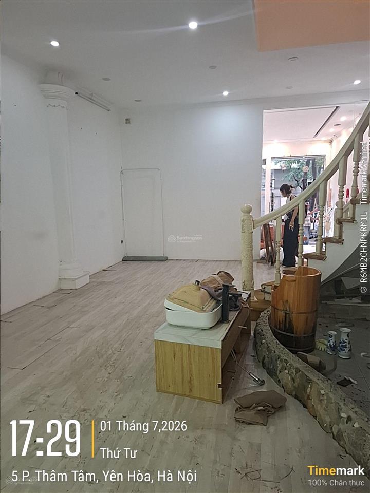 Cho thuê nhà 16 ngõ 122 trung hòa, cách 1 nhà ra mặt phố trung hòa. dt 105m x 4.5t. mt 6m