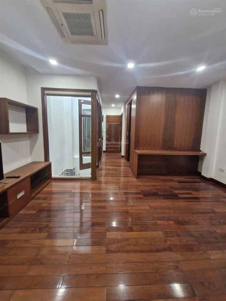 Cho thuê nhà 25a ngõ 4 thành thái, dt 103m2 x 4.5t. mt 6m. đường 2 ô tô tải tránh nhau