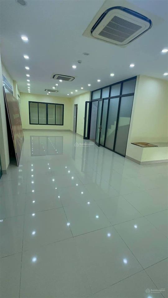 Cho thuê tòa nhà 6 tầng nam trung yên, cầu giấy  mặt tiền 6.5m, có pccc, thang máy