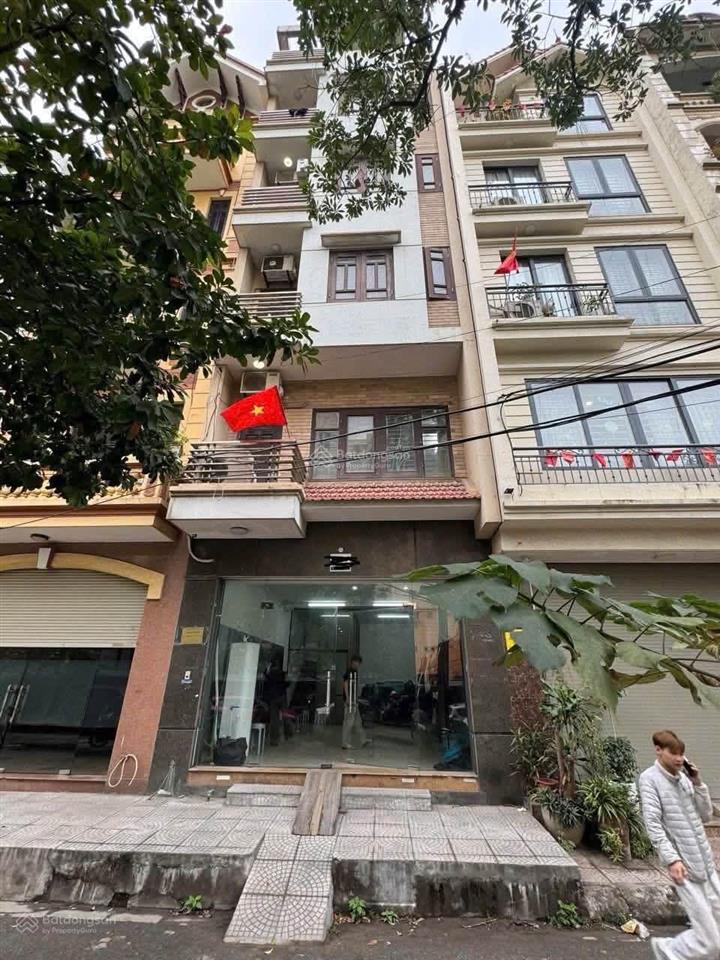 Cho thuê nhà số 20a ngõ 114 trung kính dt 80m2 x 6t mt 6m, có thang máy