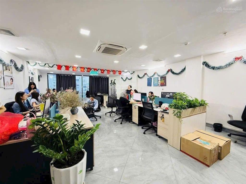 Cho thuê tòa nhà 7 tầng ngõ 35 trần kim xuyến, cầu giấy  thông sàn, thang máy.