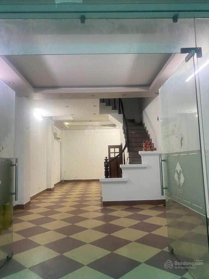 Cho thuê nhà ngõ 112 trung kính 90m2 x 5t  đường 12m 3 ô tô tránh  chỉ 30 triệu.