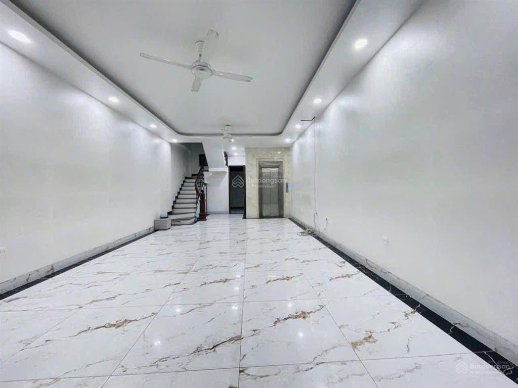 Cho thuê nhà đường trung yên  7 tầng thông sàn  đường 2 ô tô tránh  kinh doanh đỉnh