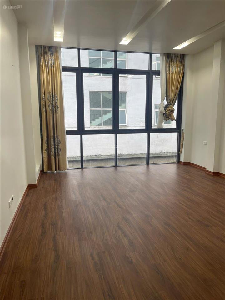 Cho thuê nhà số 40 nguyễn bá khoản. dt 115m2 x 4,5t. căn góc 2 mặt tiền, đường 3 ô tô tránh