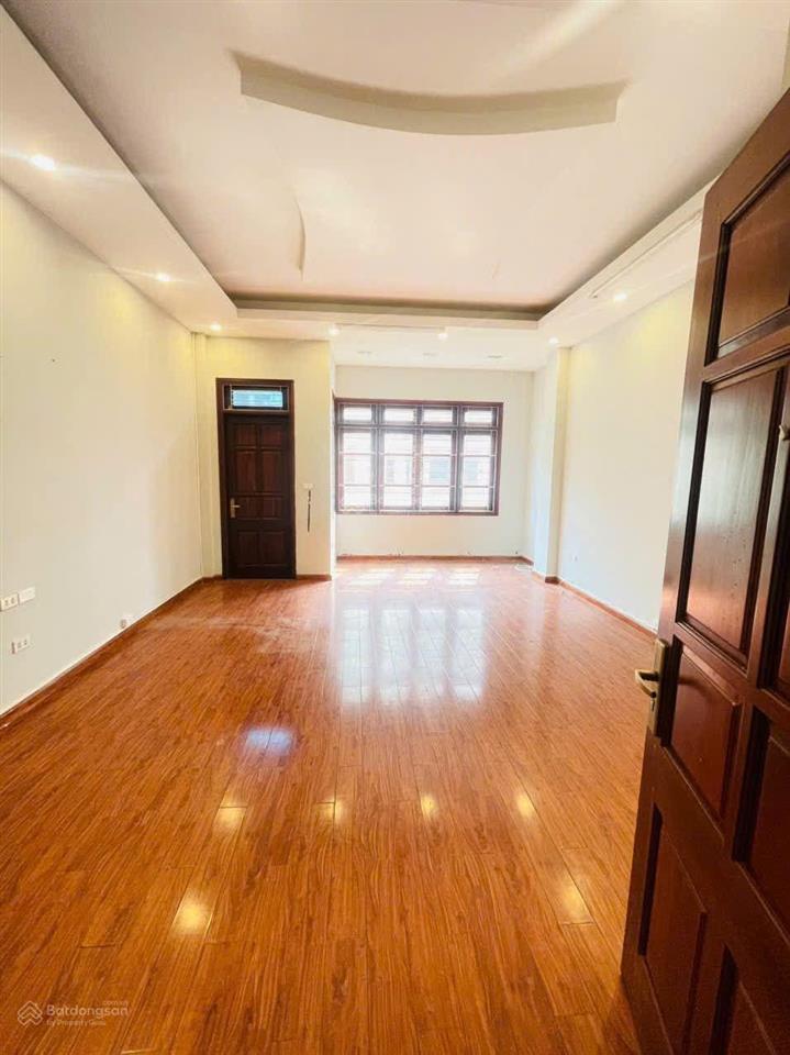 Cho thuê nhà đường xuân quỳnh, phường yên hòa, dt 100m2 x 5t. mt 5,5m, ô tô tránh nhau.