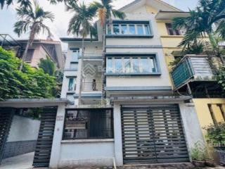 Cho thuê biệt thự 69a ngõ 20 trần kim xuyến. dt 150m2 x 4 tầng. mt 10m. đường 3 ô tô tránh.