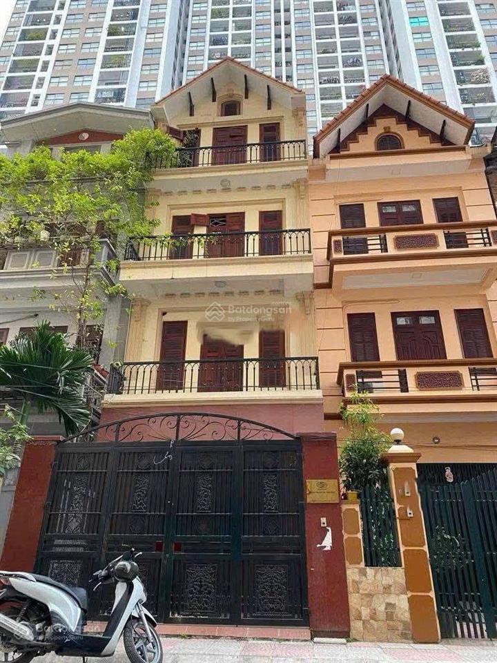 Cho thuê nhà 65 ngõ 112 trung kính 105m2 x 5t  đường 12m 3 ô tô tránh