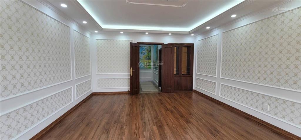 Cho thuê nhà 65 ngõ 112 trung kính 105m2 x 5t  đường 12m 3 ô tô tránh