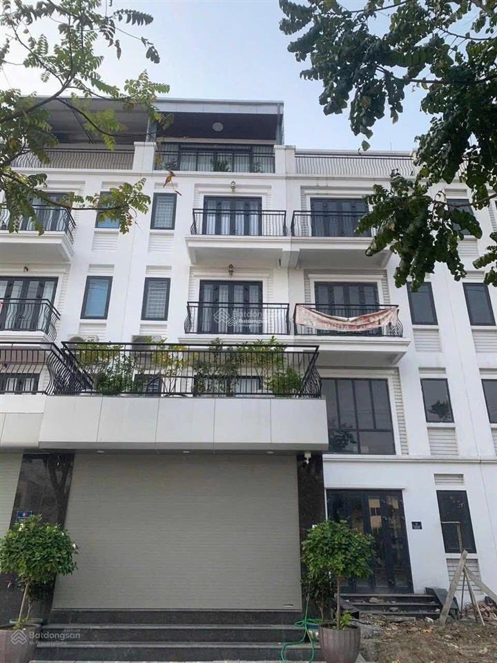 Cho thuê nhà 21a ngõ 4 thành thái cầu giấy  105m2 x 4.5t. mt 7m. đường 3 ô tô tránh nhau.