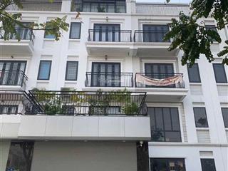 Cho thuê nhà 21a ngõ 4 thành thái cầu giấy  105m2 x 4.5t. mt 7m. đường 3 ô tô tránh nhau.