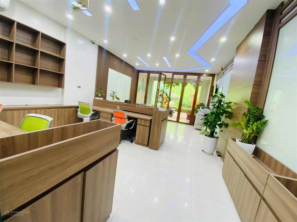 Cho thuê nhà 21a ngõ 4 thành thái cầu giấy  105m2 x 4.5t. mt 7m. đường 3 ô tô tránh nhau.