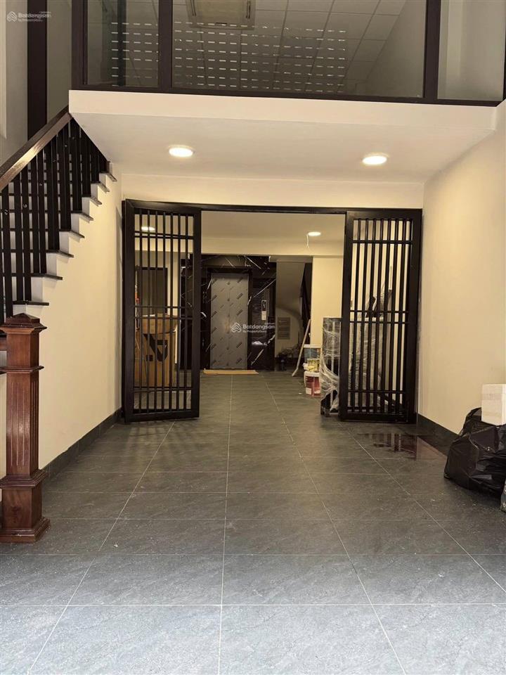 Cho thuê nhà phân lô đường vũ phạm hàm. dt 75m2 x 7 tầng  trung kính, mt 6m, có thang máy