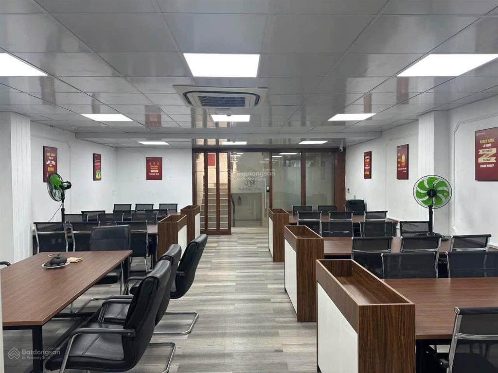 Cho thuê nhà 45 ngõ 132 vũ phạm hàm. dt 100m2 x 7. mt 6m. tk thông sàn, thang máy.