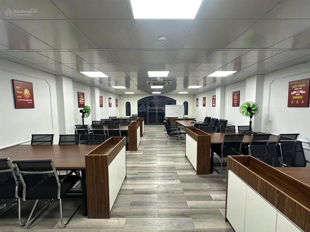 Cho thuê nhà 45 ngõ 132 vũ phạm hàm. dt 100m2 x 7. mt 6m. tk thông sàn, thang máy.