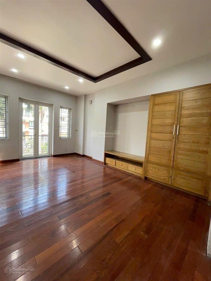 Cho thuê nhà nguyễn vĩnh bảo. dt 100m2 x 5 tầng  cạnh trường archimedes  đường 10m ô tô tránh