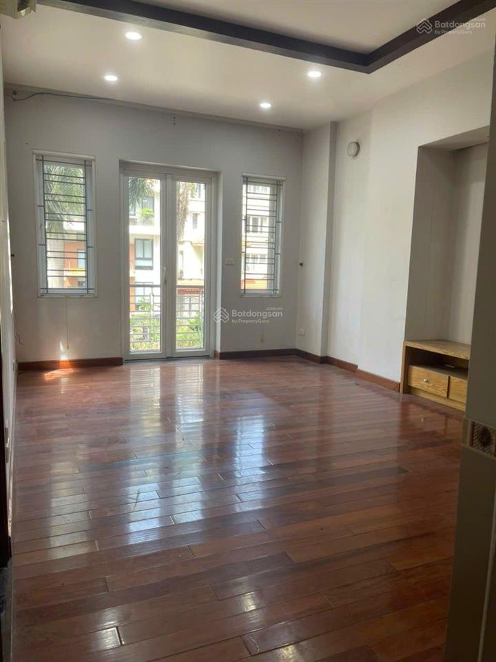 Cho thuê nhà 24a ngõ 112 trung kính 100m2 x 5t. đường 12m 3 ô tô tránh  chỉ 30 triệu.
