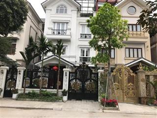Cho thuê biệt thự ngõ 20 trần kim xuyến, cầu giấy 280m2 x 5 tầng + hầm. đường 3 ô tô trámh nhau