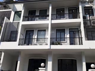 Cho thuê nhà liền kề hdi vũ phạm hàm. dt 120m2 x 5t + hầm. mt 6,5m. thang máy. đường 3 ô tô tránh