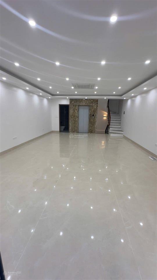 Cho thuê nhà xây mới đường nguyễn chánh. dt 90m2 x 7t. mt 6m. tk  thông sàn, thang máy.