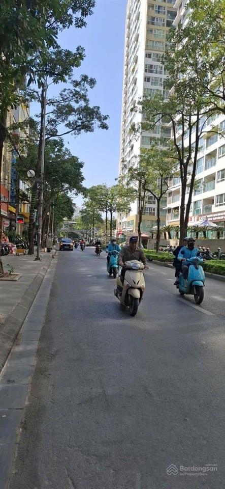 Cho thuê nhà 45n8b nguyễn thị thập, dt 90m2 x 5,5 t mt 7m. có thang máy. đường 2 ô tô tránh nhau